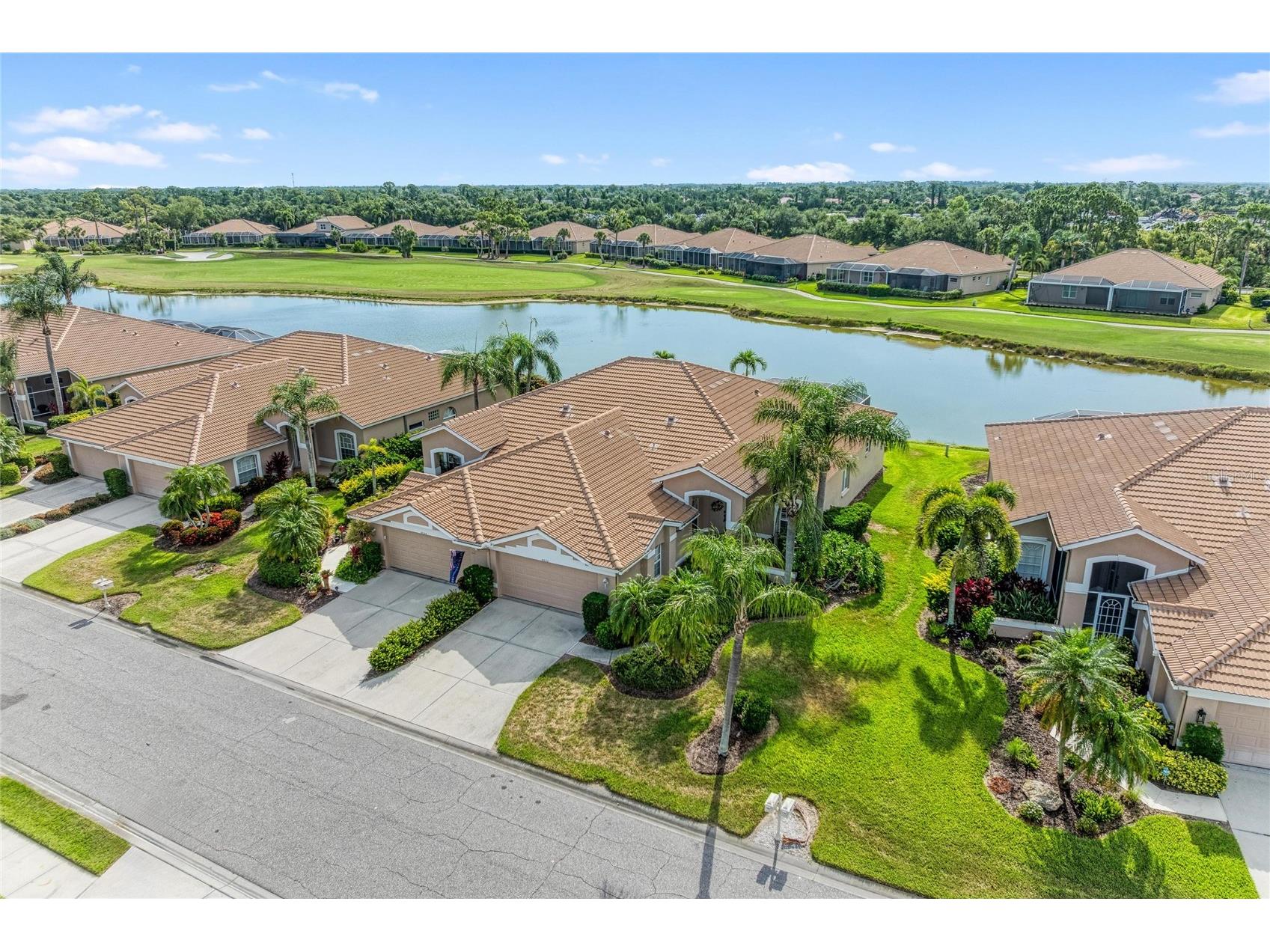 9532 Forest Hills Circle Sarasota FL 34238 A4695500 image3