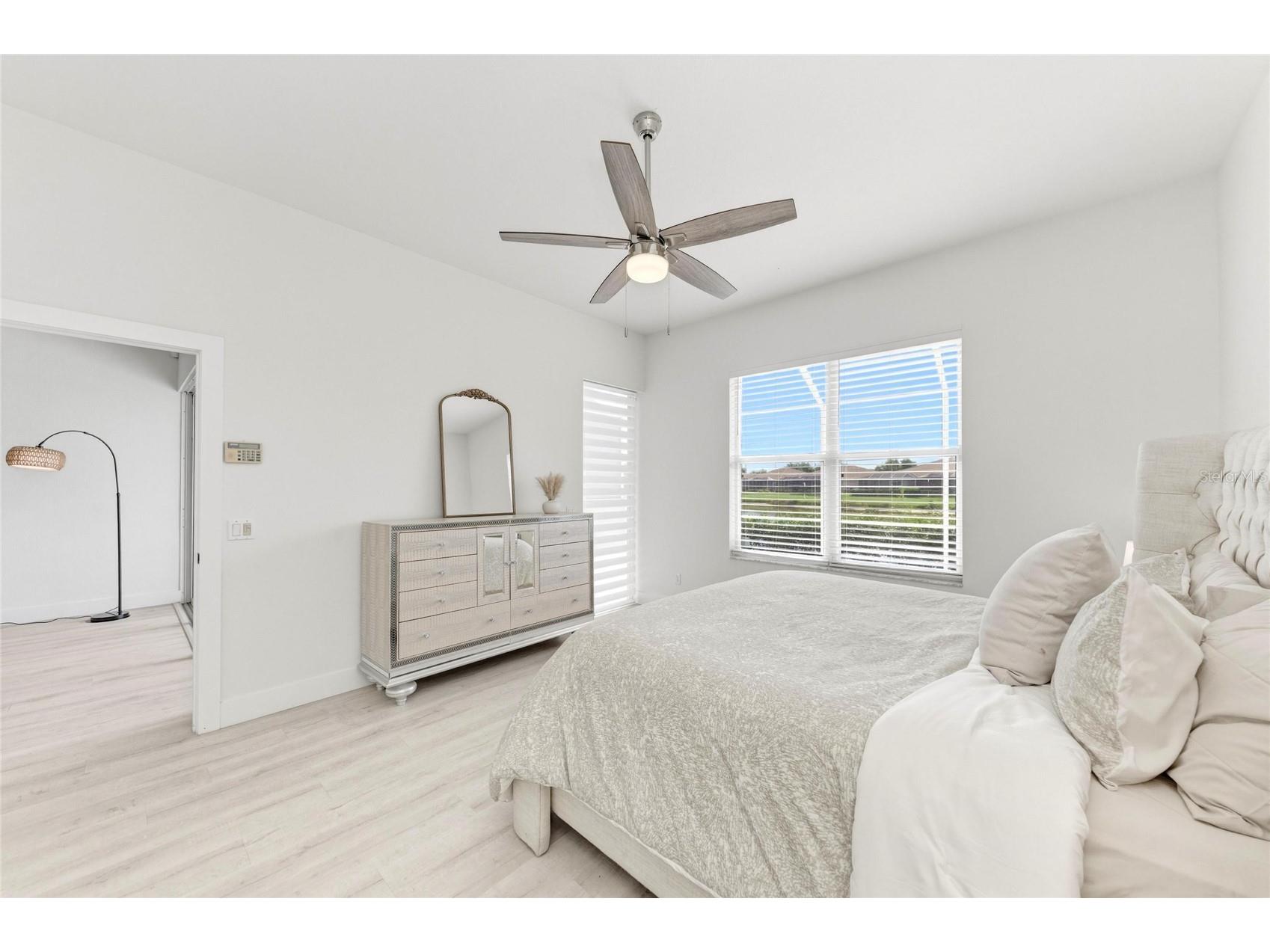 9532 Forest Hills Circle Sarasota FL 34238 A4695500 image33