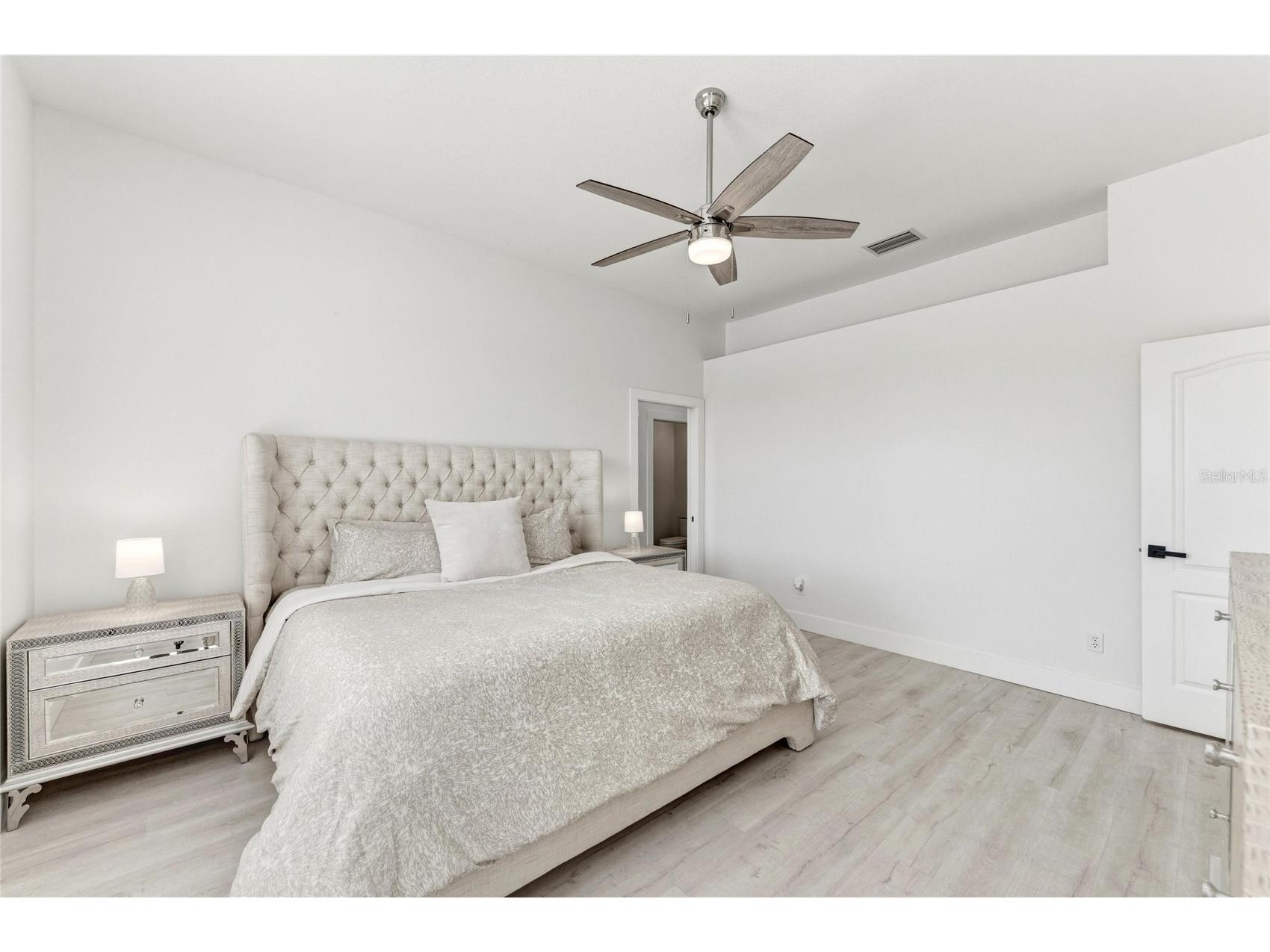 9532 Forest Hills Circle Sarasota FL 34238 A4695500 image34