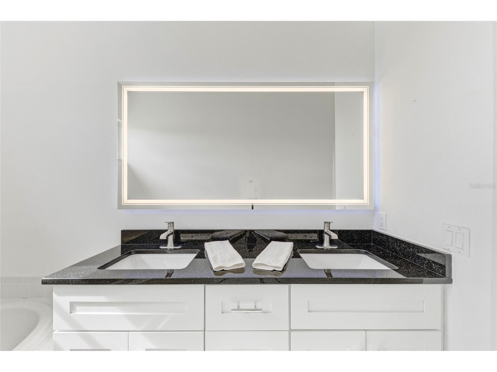 9532 Forest Hills Circle Sarasota FL 34238 A4695500 image38