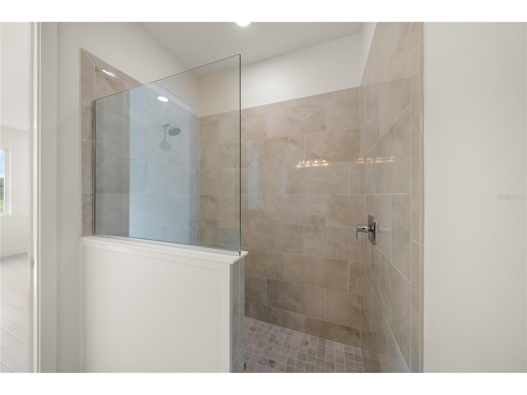 9533 Lunar Dove Drive Sarasota FL 34240 A4681608 image11