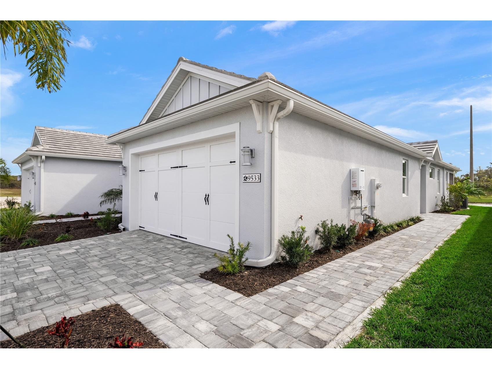 9533 Lunar Dove Drive Sarasota FL 34240 A4681608 image2