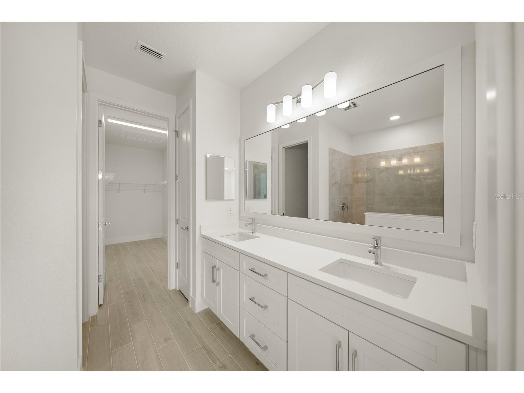 9533 Lunar Dove Drive Sarasota FL 34240 A4681608 image22