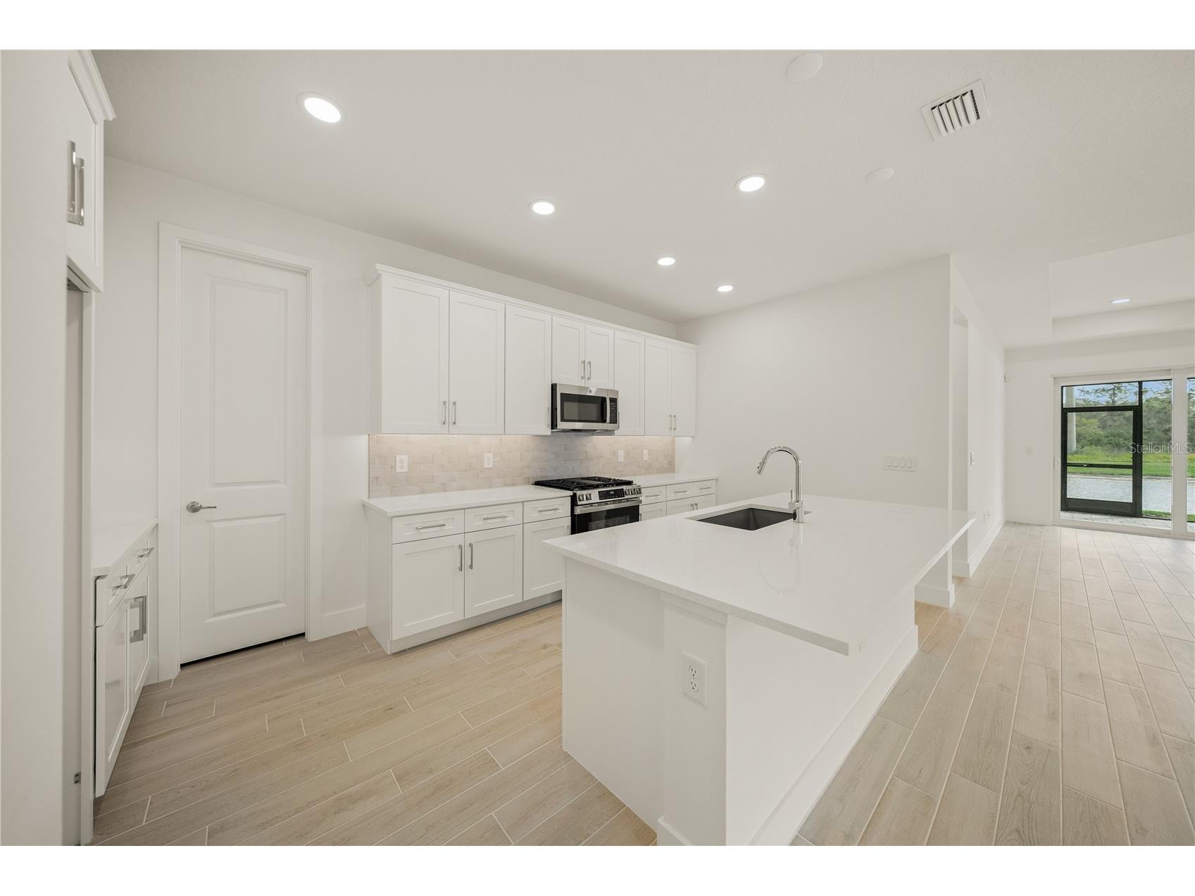 9533 Lunar Dove Drive Sarasota FL 34240 A4681608 image6