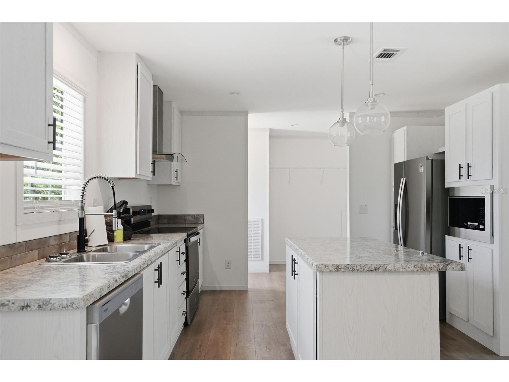 9533 Round Lake Drive Weeki Wachee FL 34613 W7884685 image21