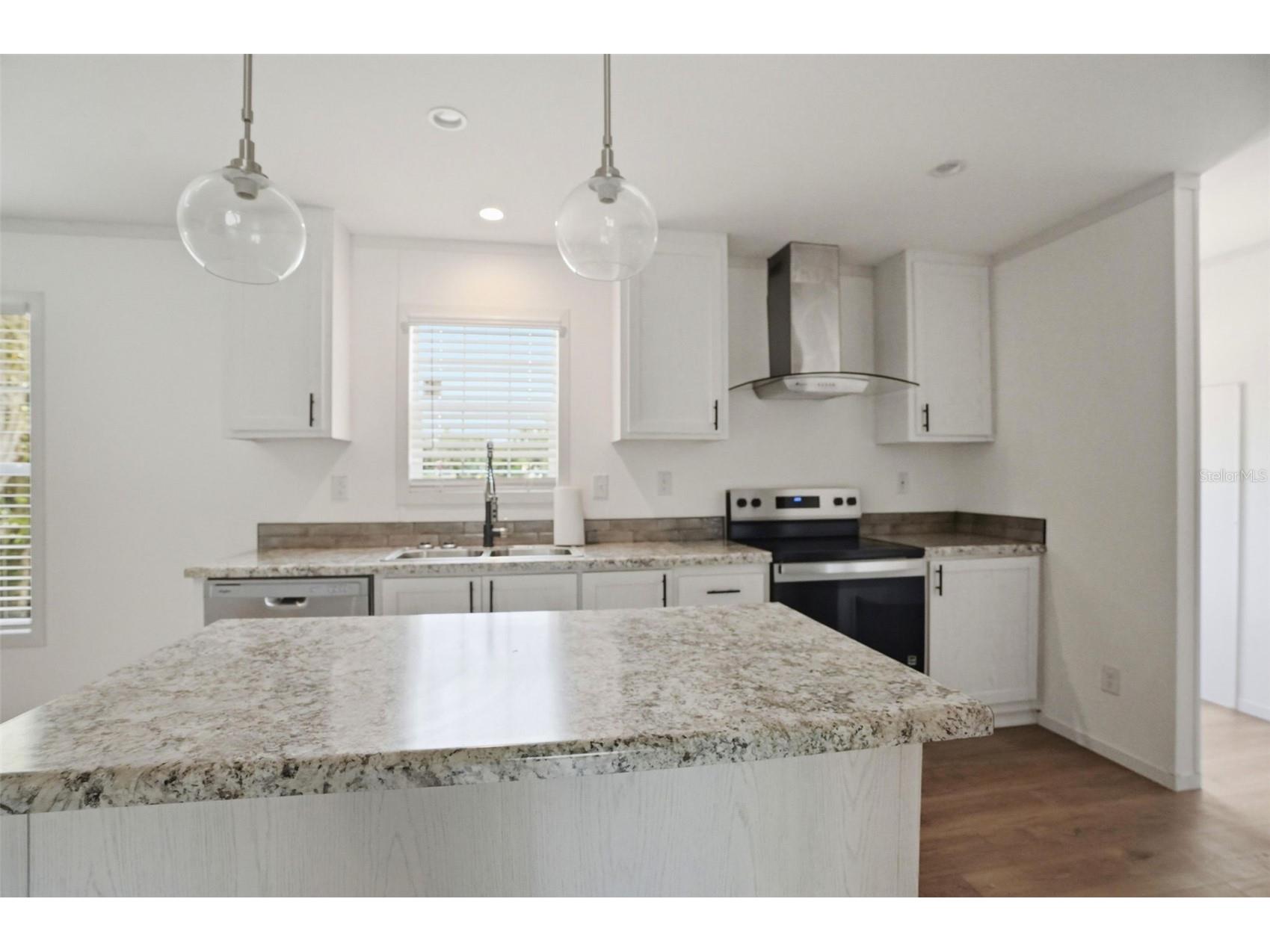 9533 Round Lake Drive Weeki Wachee FL 34613 W7884685 image25