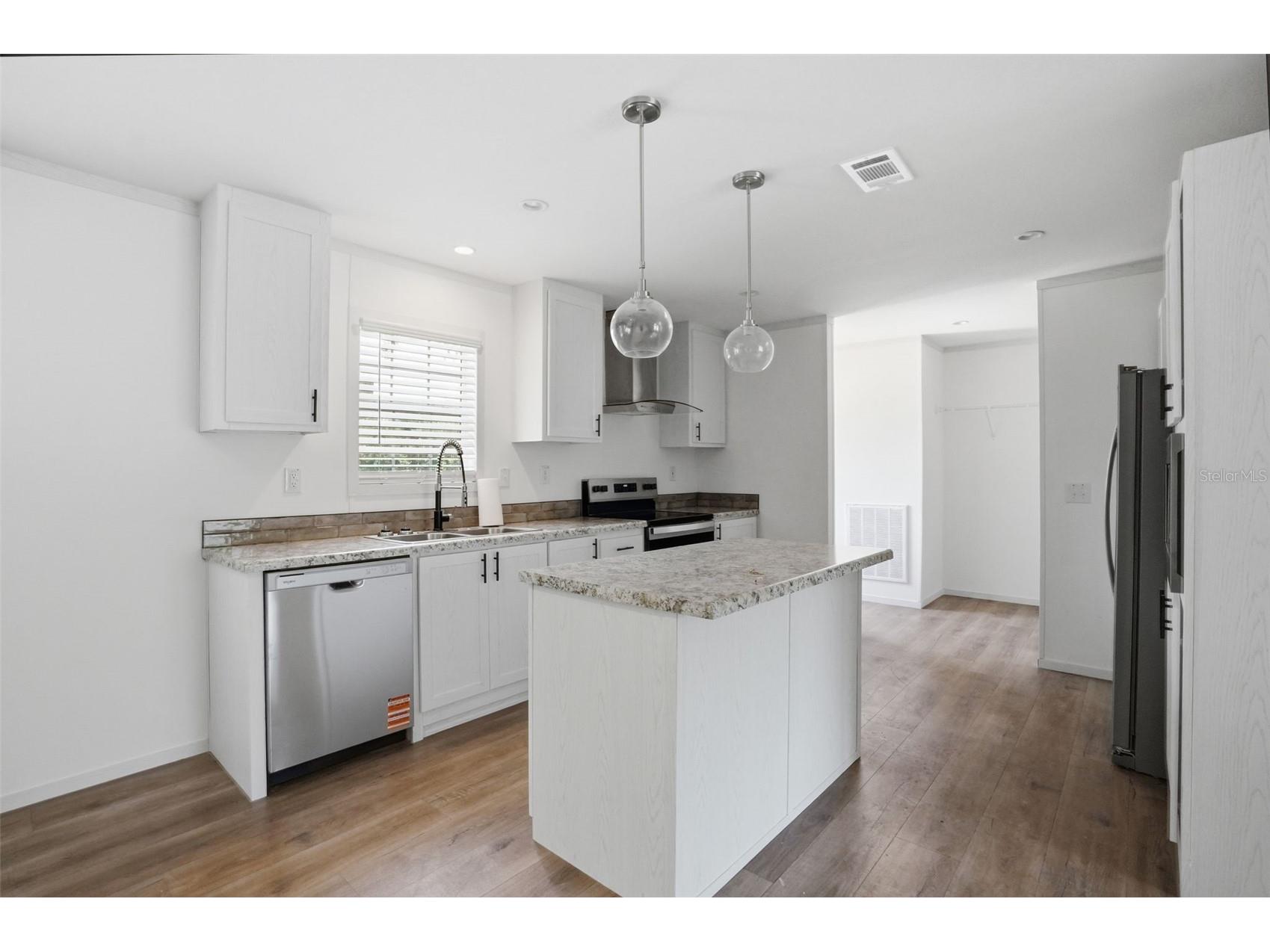 9533 Round Lake Drive Weeki Wachee FL 34613 W7884685 image26