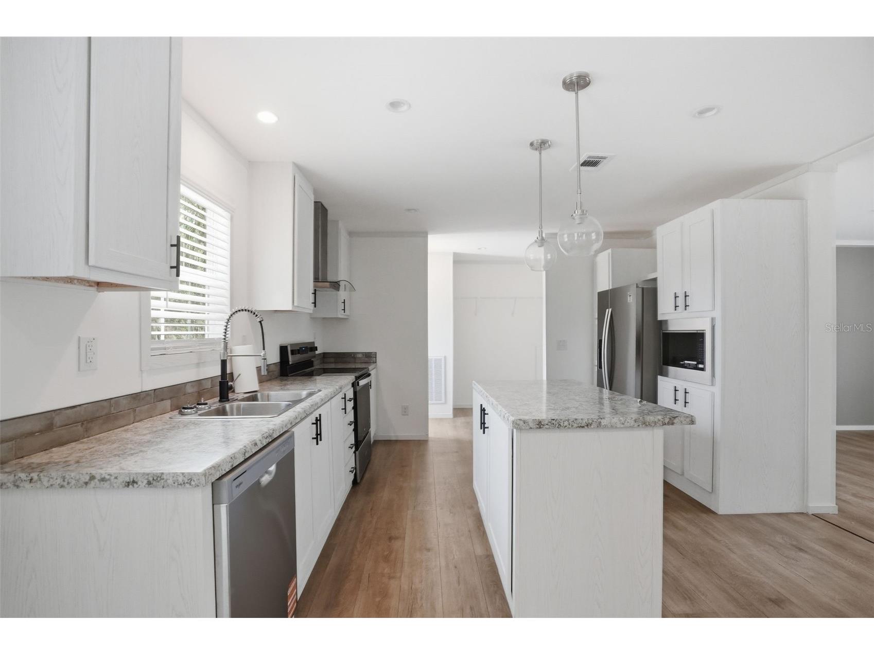 9533 Round Lake Drive Weeki Wachee FL 34613 W7884685 image27