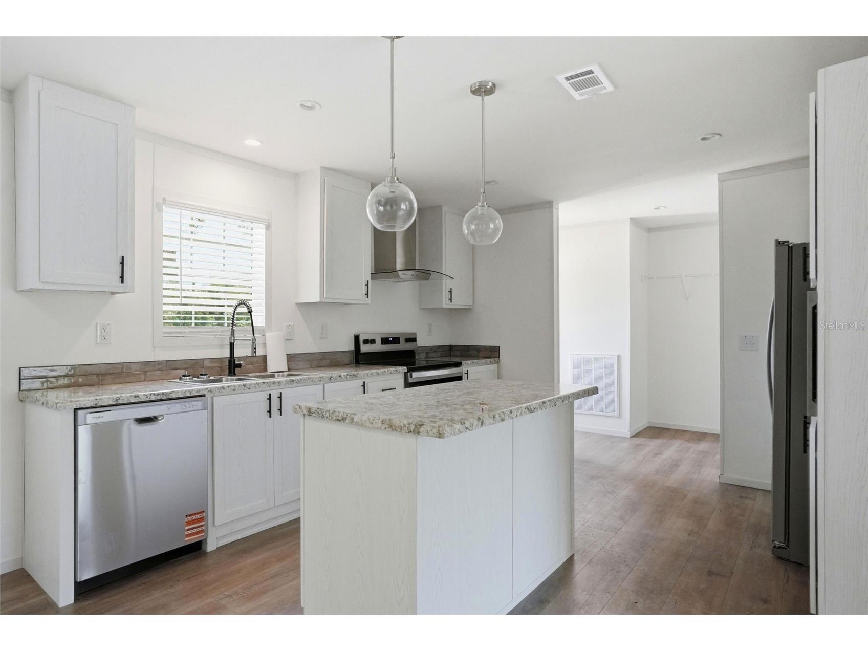 9533 Round Lake Drive Weeki Wachee FL 34613 W7884685 image3