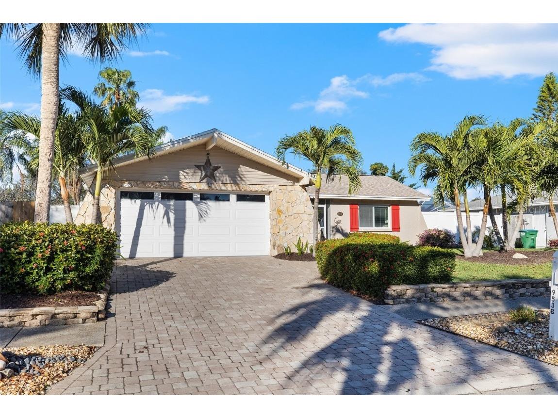 9538 118th Street Seminole FL 33772 U8225205 image1