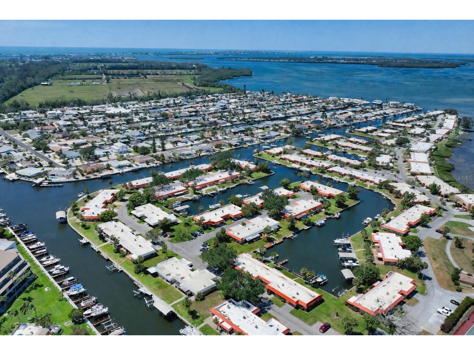 9538 Azure Cove Bradenton FL 34210 - PALMA SOLA HARBOUR A4688125 image30