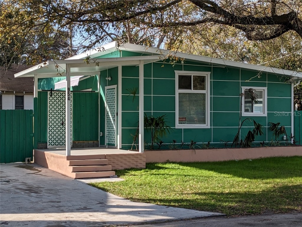 954 12th Avenue S Saint Petersburg FL 33705 U8190832 image1