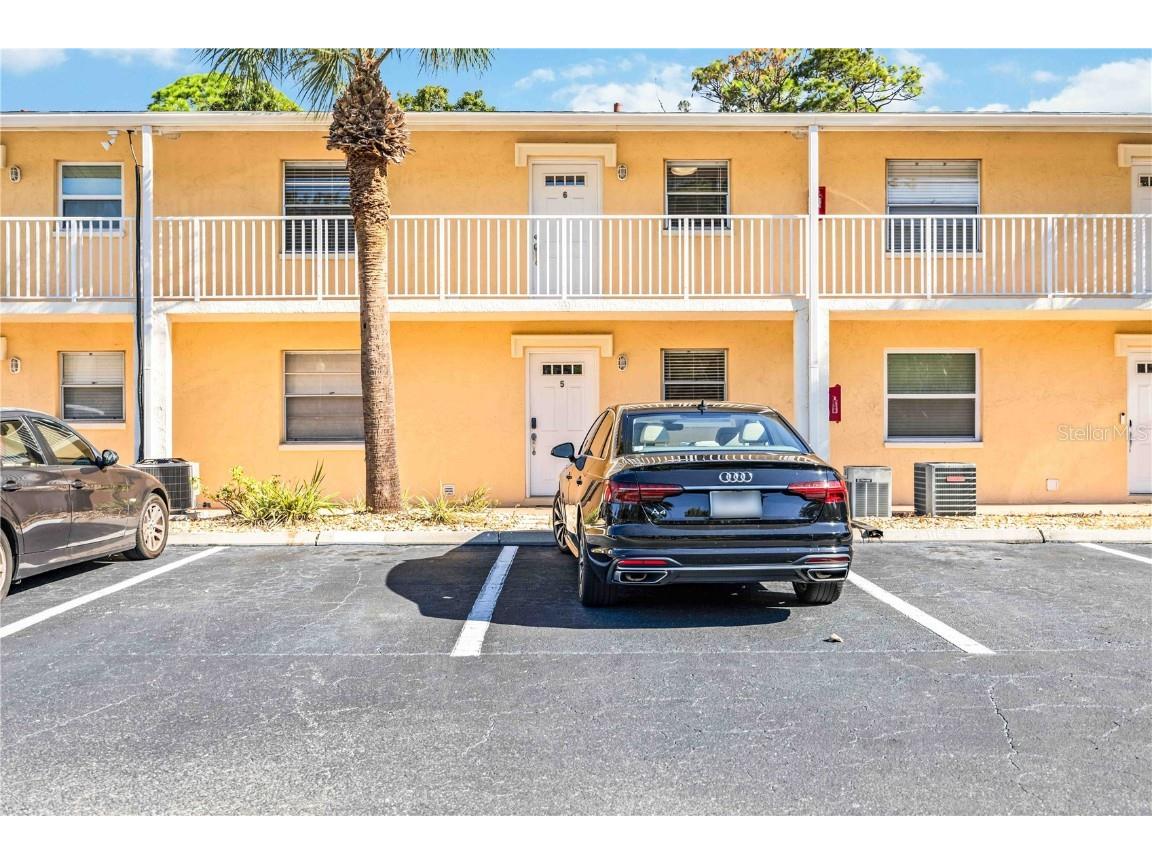 954 La Costa Circle #6 Sarasota FL 34237 A4582828 image1