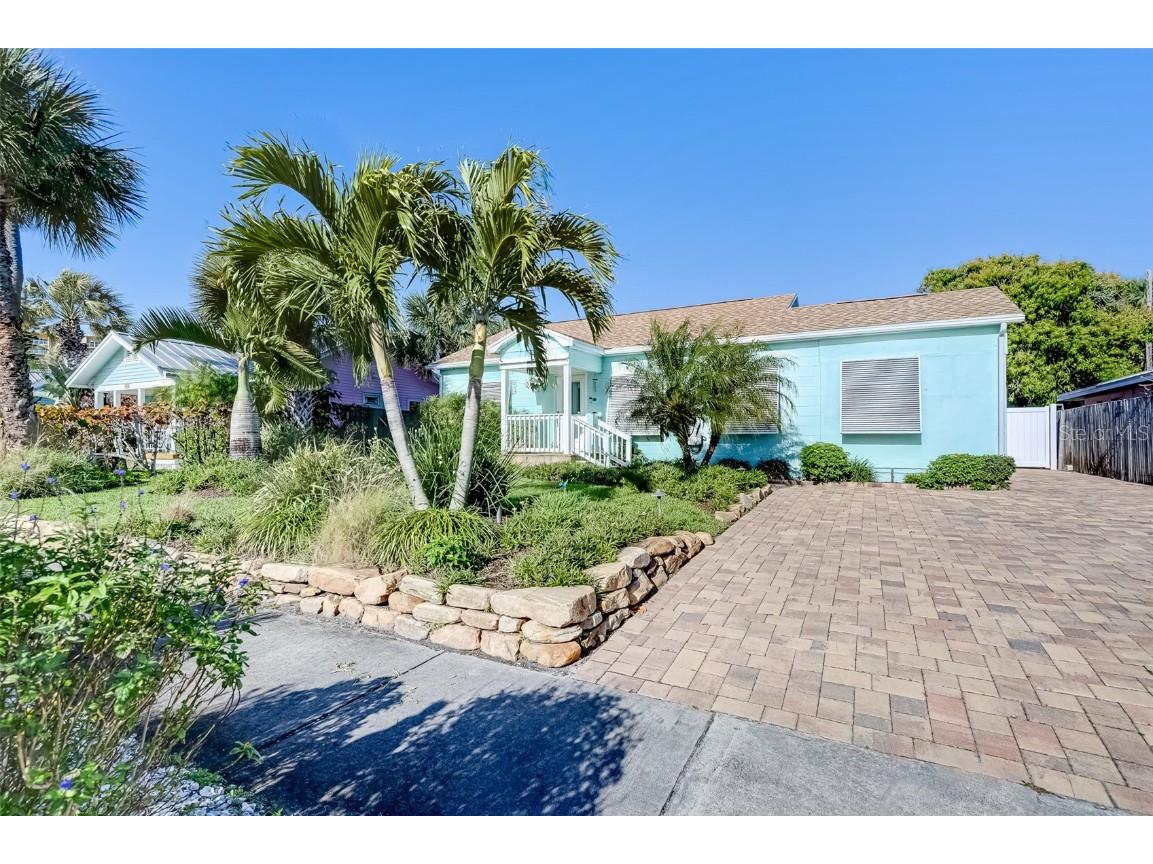 954 Mandalay Avenue Clearwater FL 33767 U8156712 image1