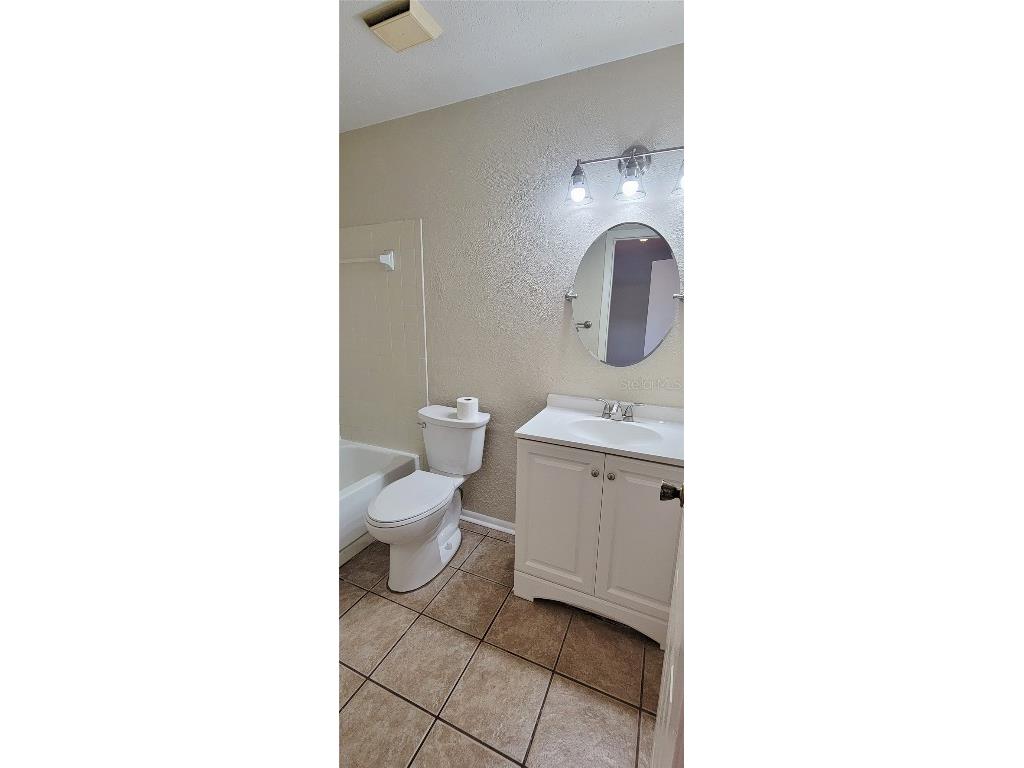 9542 Lake Park Drive Thonotosassa FL 33592 TB8445722 image21