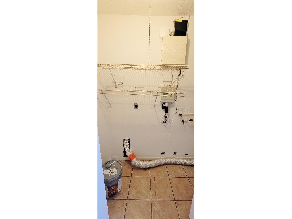 9542 Lake Park Drive Thonotosassa FL 33592 TB8445722 image23