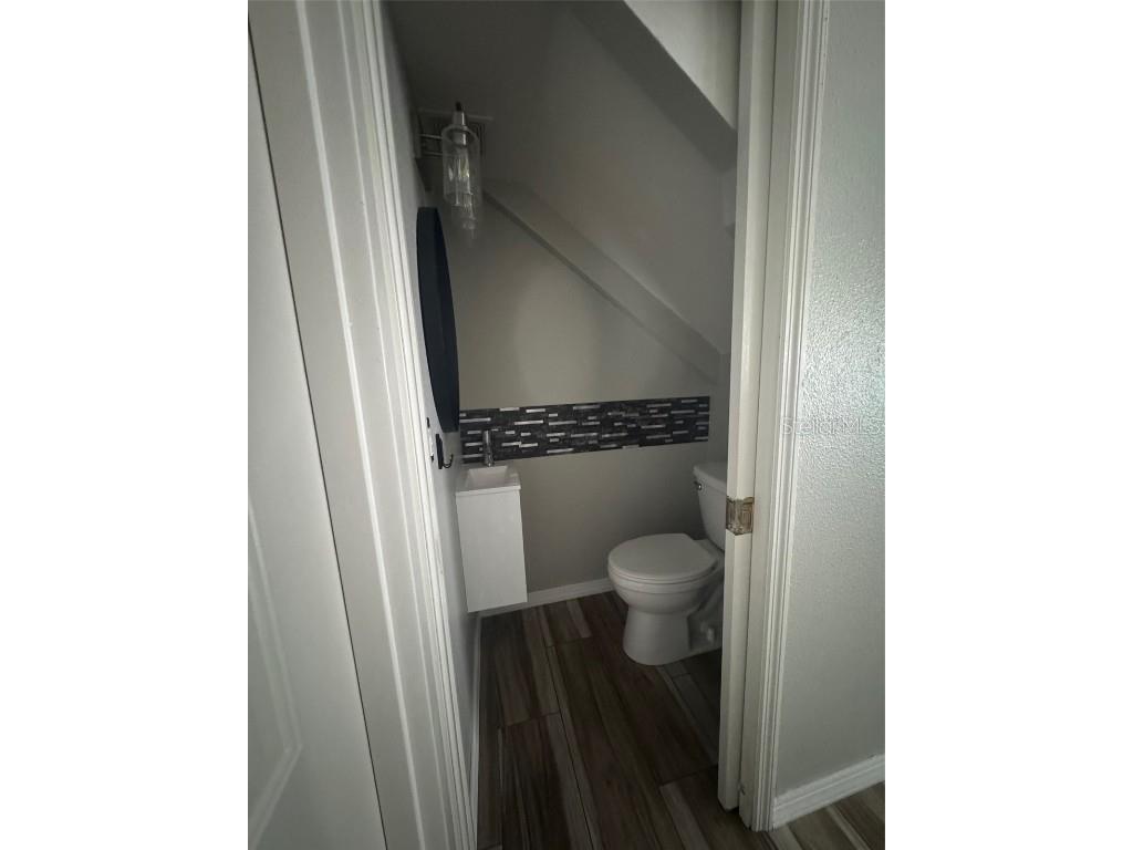 9548 Orange Valley Court Tampa FL 33618 TB8454341 image9