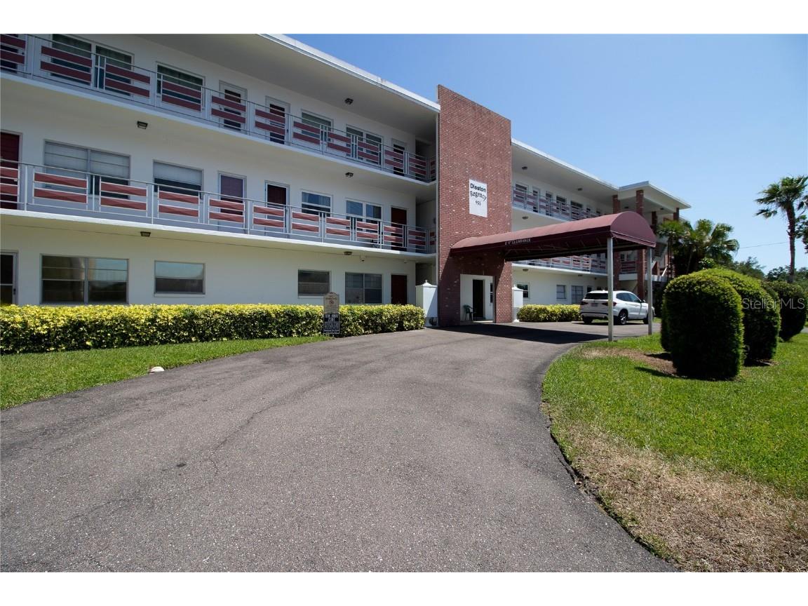 955 51st Street N #106 Saint Petersburg FL 33710 U8217539 image1