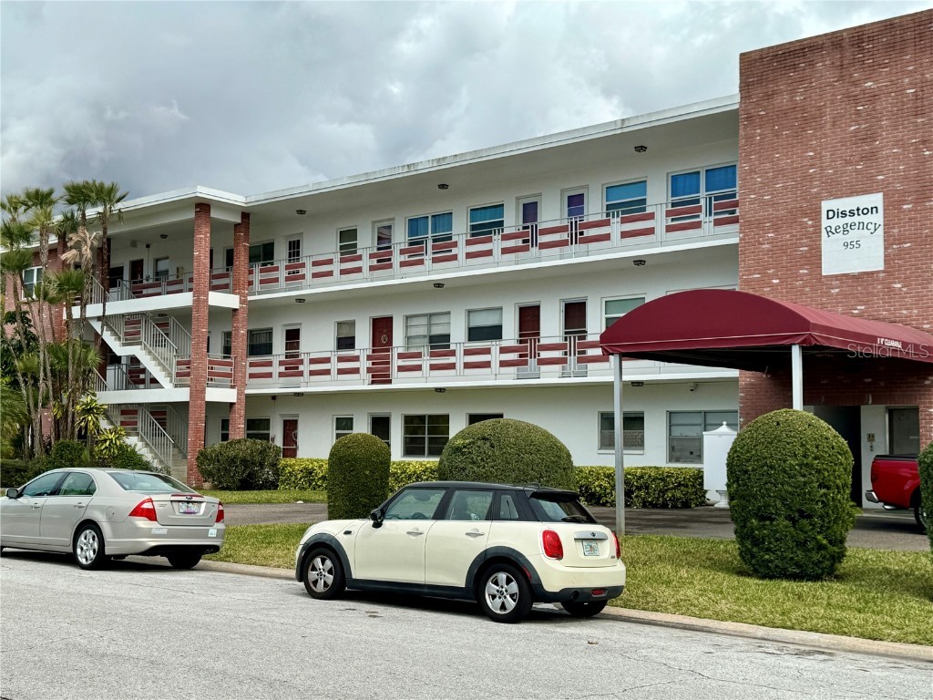 955 51st Street N #304 Saint Petersburg FL 33710 U8229959 image1