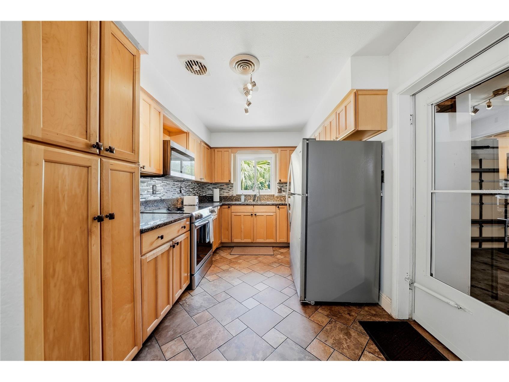 955 Indian Rocks Road S Largo FL 33770 TB8505195 image14