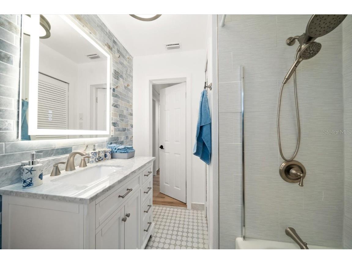 955 Narcissus Avenue Clearwater Beach FL 33767 TB8447491 image22