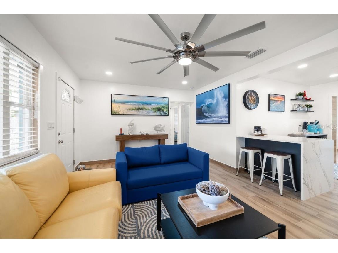 955 Narcissus Avenue Clearwater Beach FL 33767 TB8447491 image3