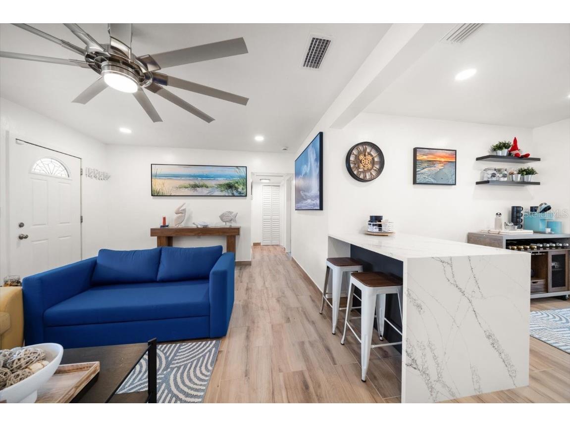 955 Narcissus Avenue Clearwater Beach FL 33767 TB8447491 image4