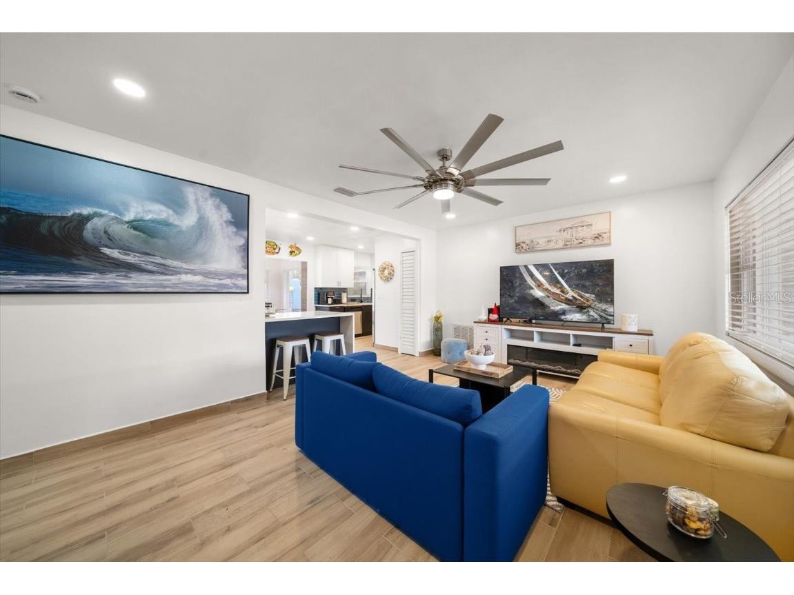 955 Narcissus Avenue Clearwater Beach FL 33767 TB8447491 image5