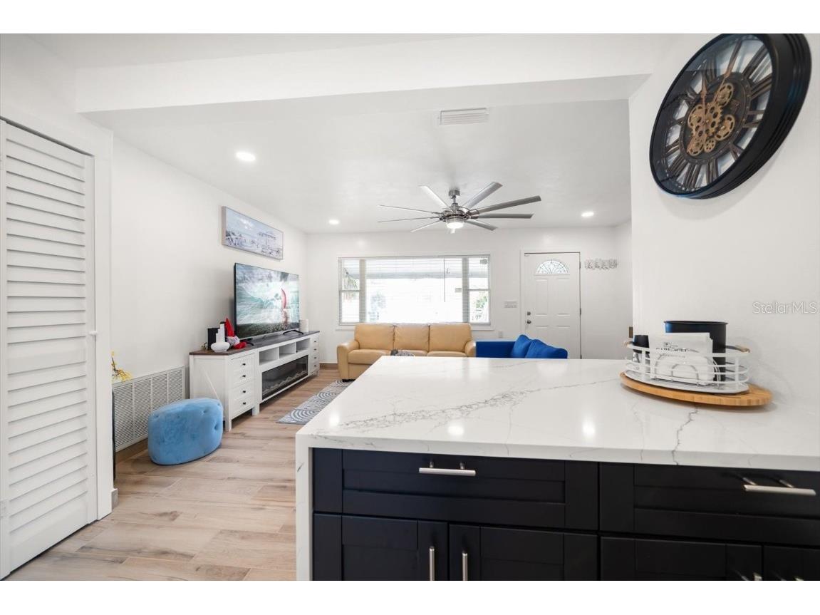 955 Narcissus Avenue Clearwater Beach FL 33767 TB8447491 image8