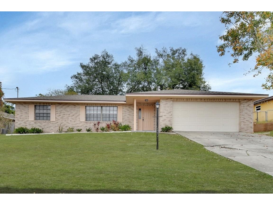 955 W 9th Street Deltona FL 32725 V4939850 image1