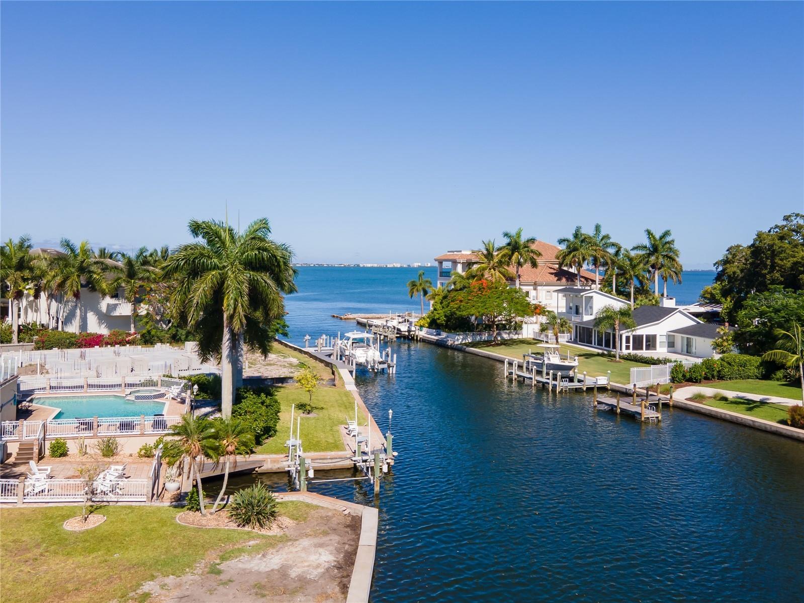 955 Whitakers Lane Sarasota FL 34236 - WHITAKERS BAYOU A4676924 image4