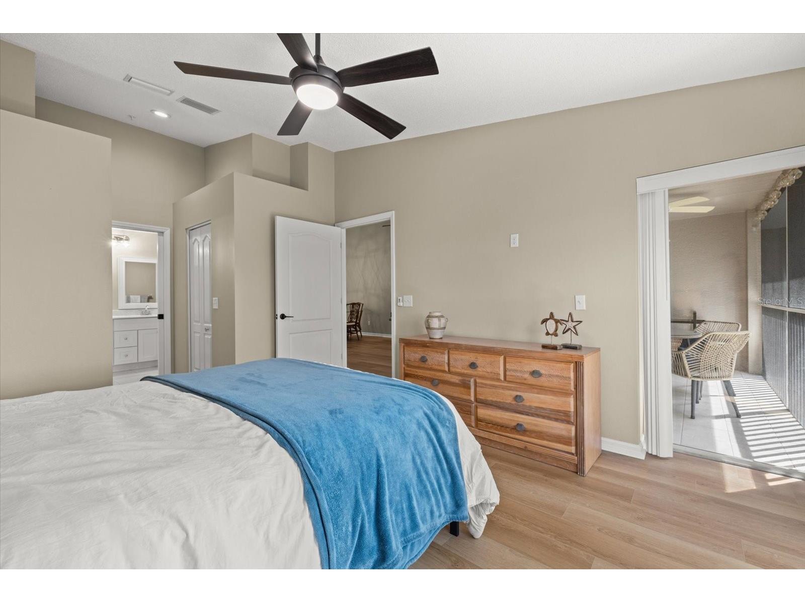 9550 High Gate Drive #1525 Sarasota FL 34238 A4692951 image17