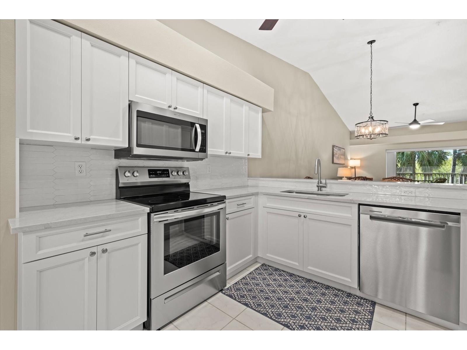 9550 High Gate Drive #1525 Sarasota FL 34238 A4692951 image3