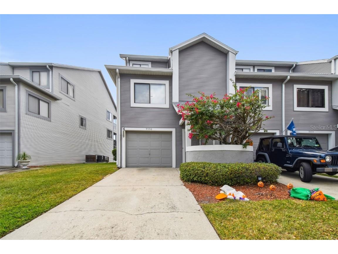 9550 Tara Cay Court 17, Seminole, FL, 33776 MLS T3411165 Edina Realty