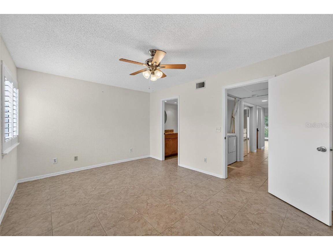 9558 Tara Cay Court #21 Seminole FL 33776 TB8431102 image23