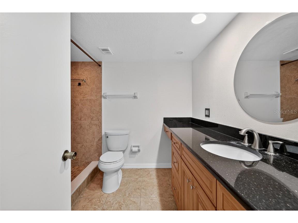 9558 Tara Cay Court #21 Seminole FL 33776 TB8431102 image32