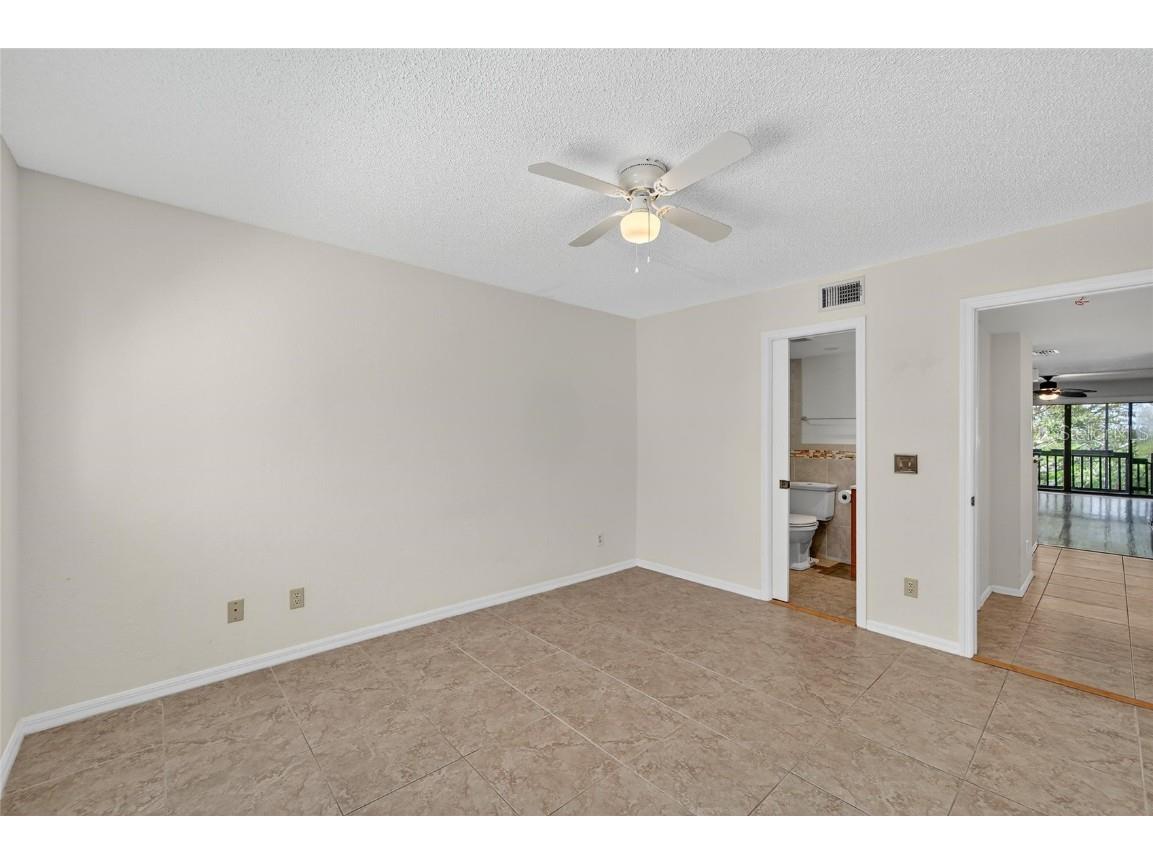 9558 Tara Cay Court #21 Seminole FL 33776 TB8431102 image39