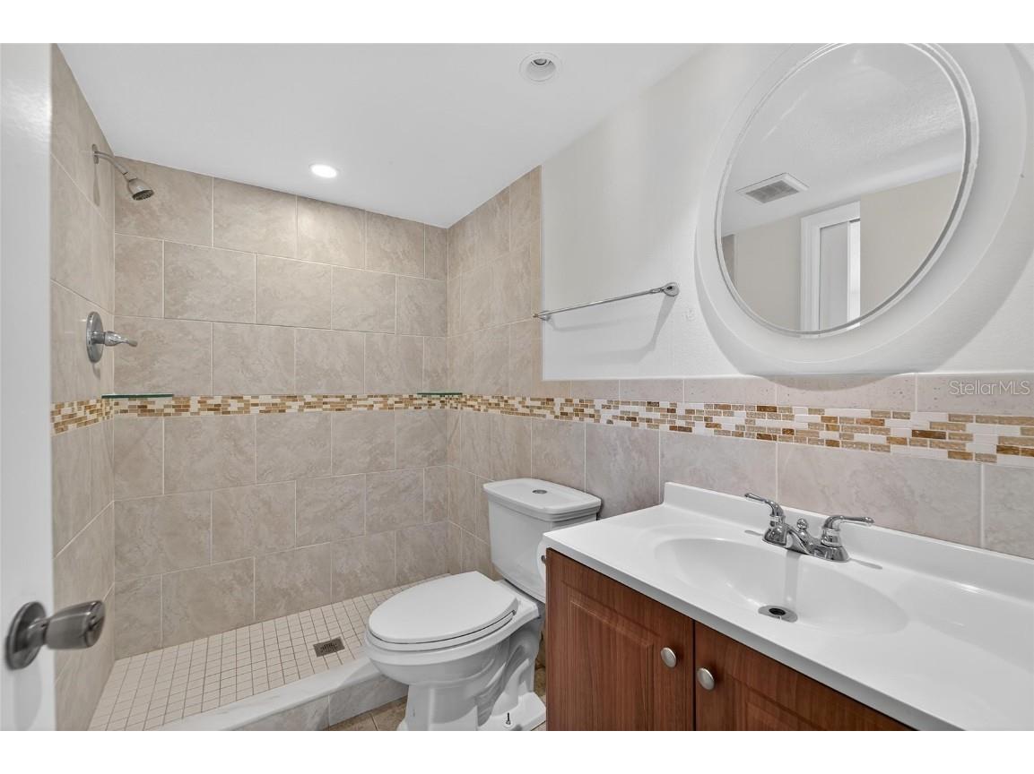 9558 Tara Cay Court #21 Seminole FL 33776 TB8431102 image40