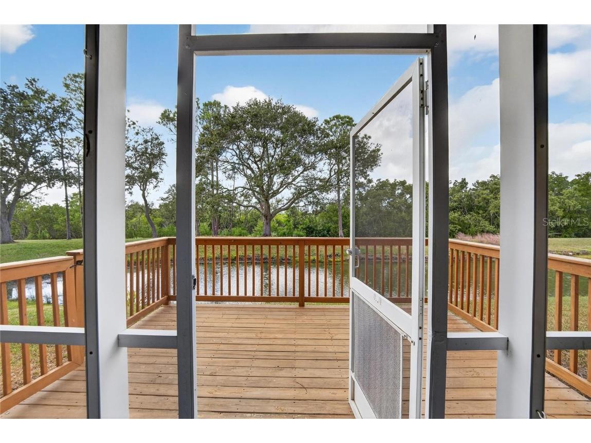 9558 Tara Cay Court #21 Seminole FL 33776 TB8431102 image57