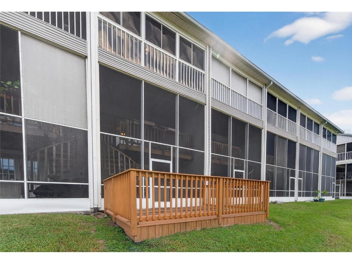 9558 Tara Cay Court #21 Seminole FL 33776 TB8431102 image69