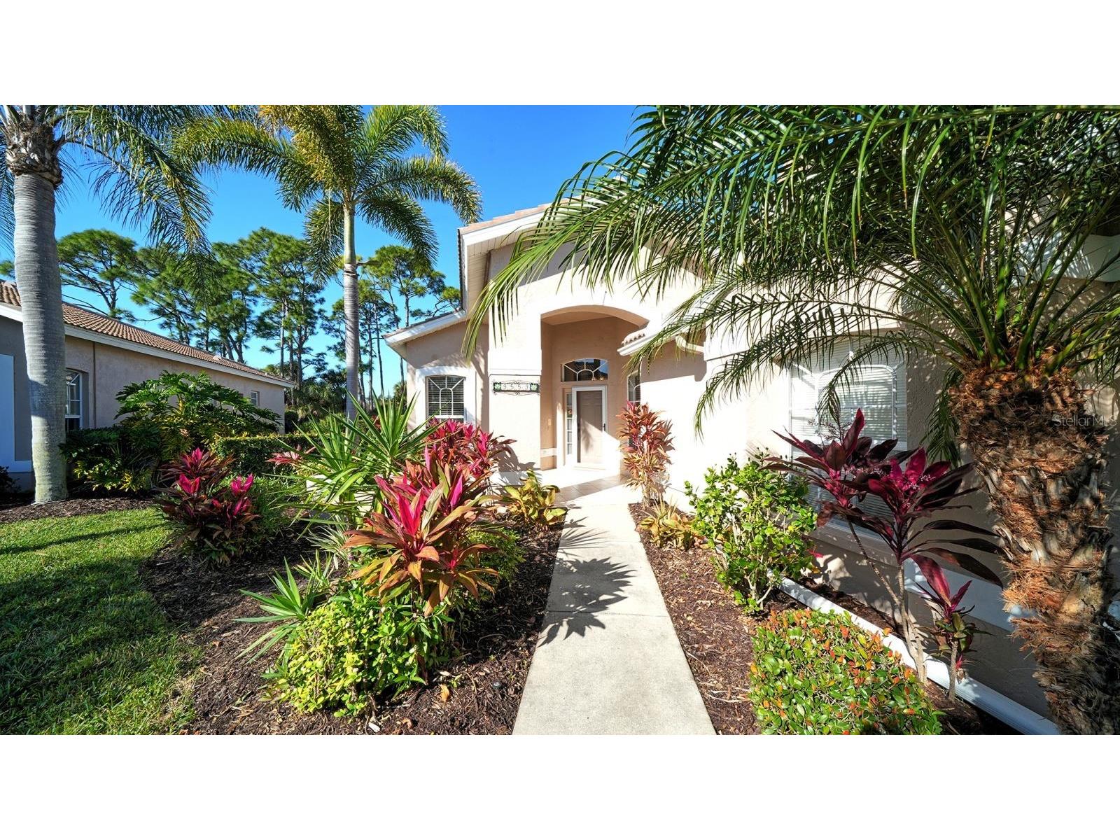 9559 Forest Hills Circle Sarasota FL 34238 A4679954 image1