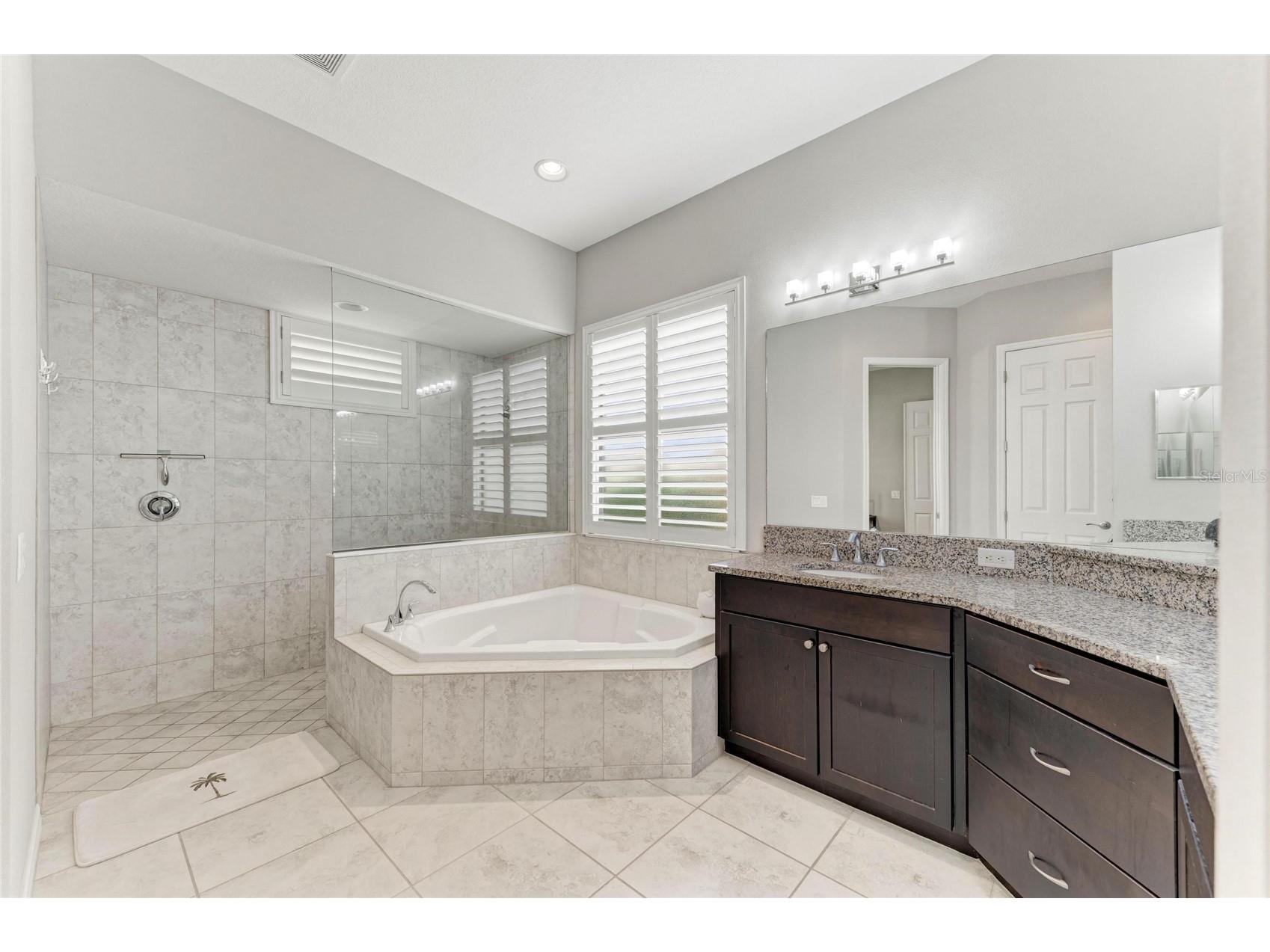 956 145th Street Circle NE Bradenton FL 34212 A4694139 image50