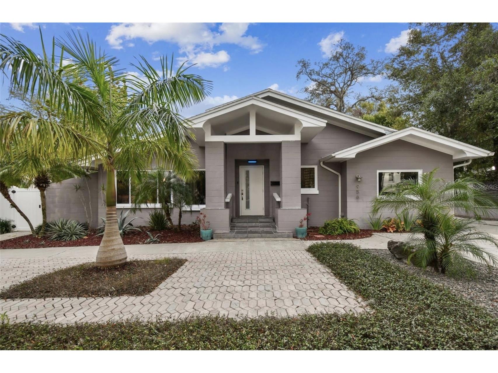 956 42nd Avenue N Saint Petersburg FL 33703 TB8497258 image1
