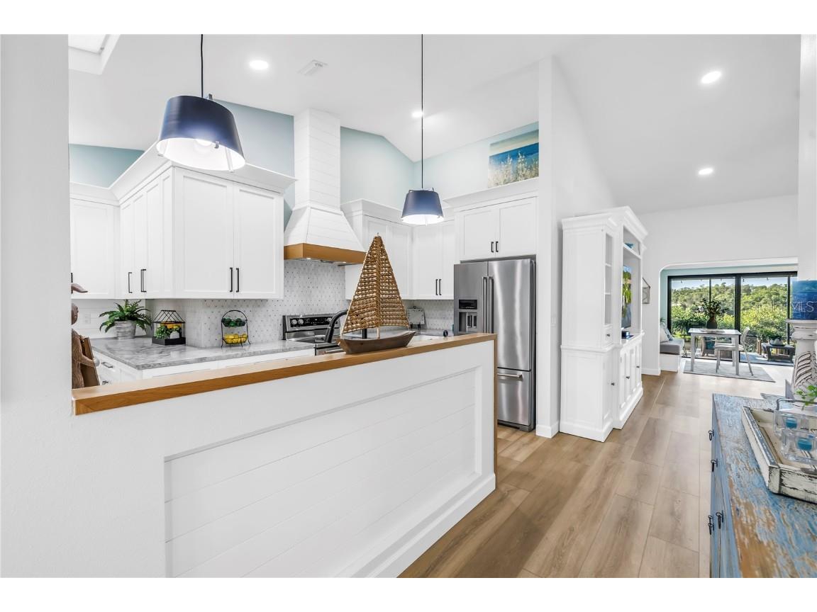 956 San Carlos Court NE Saint Petersburg FL 33702 TB8435003 image4