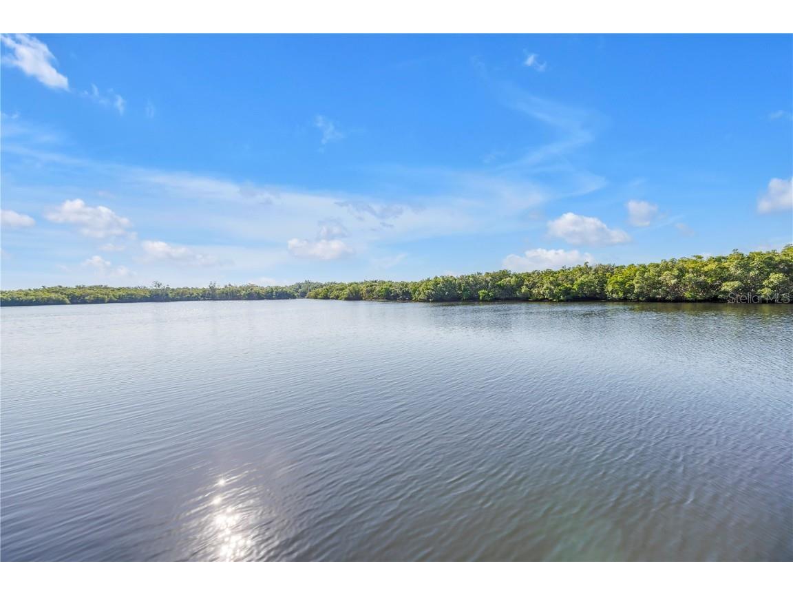 956 San Carlos Court NE Saint Petersburg FL 33702 TB8435003 image5