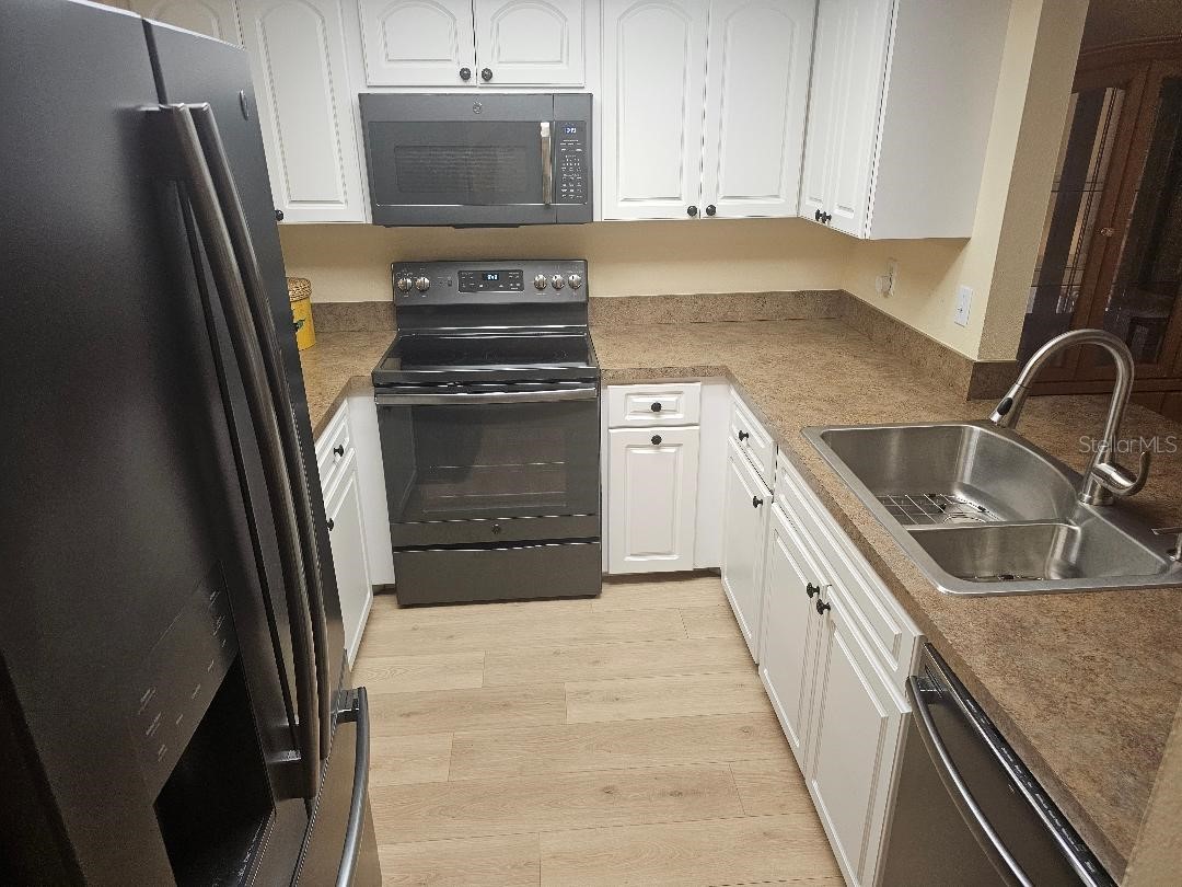 956 Sunridge Drive #H2 Sarasota FL 34234 A4693012 image7