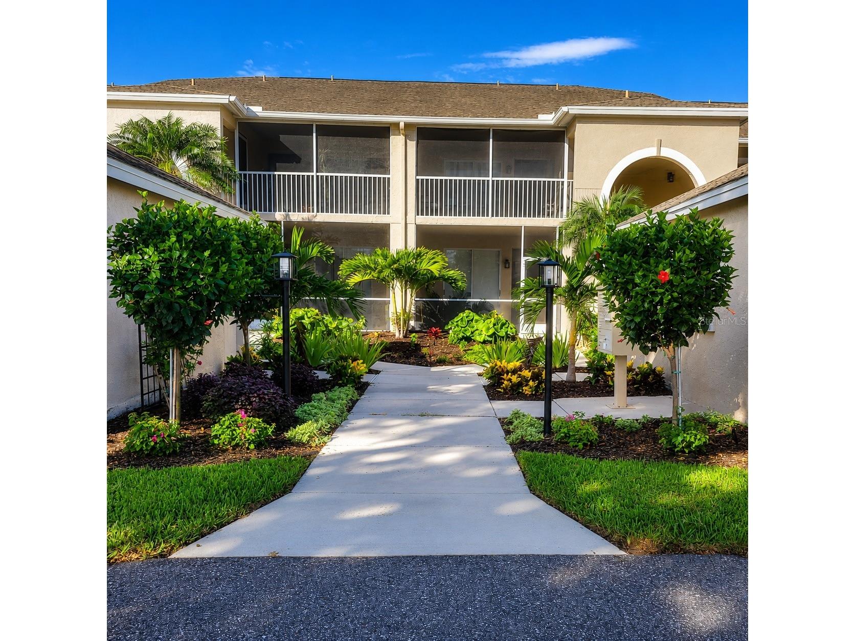 9560 High Gate Drive #1626 Sarasota FL 34238 A4699574 image1