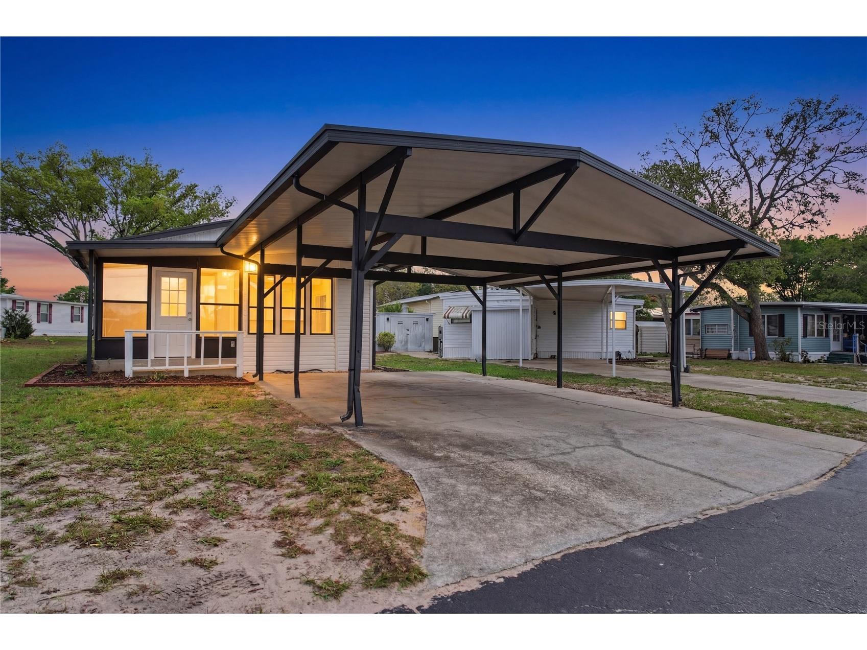 9569 Gray Fox Drive Weeki Wachee FL 34613 W7884733 image1
