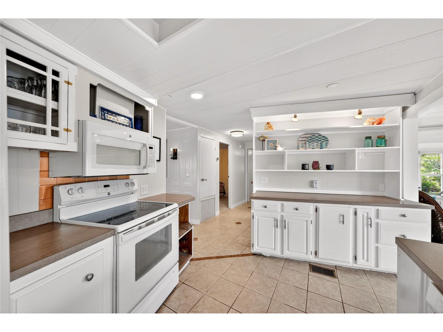 957 Todd Way Tavares FL 32778 - HARRIS CHAIN OF LAKES G5111601 image14