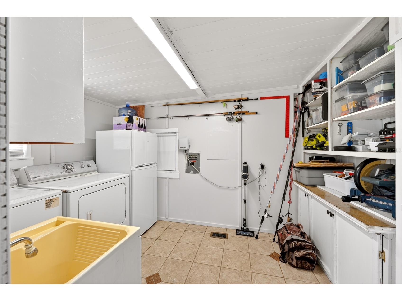 957 Todd Way Tavares FL 32778 - HARRIS CHAIN OF LAKES G5111601 image24